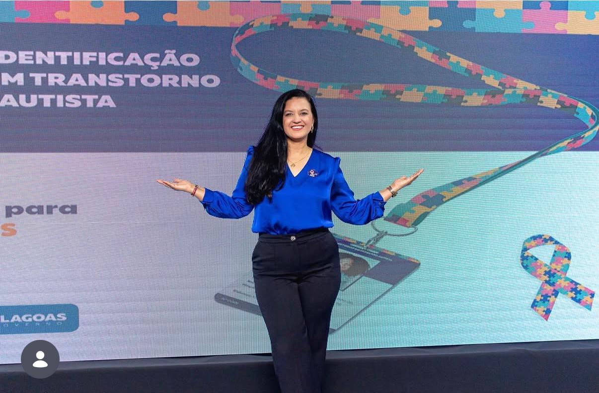 Aline Rodrigues com as famílias